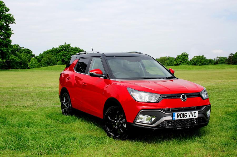  SsangYong Tivoli XLV 2016 года  (UK) (фото 10 из 23)
